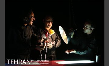 نمایش رومئو و ژولیت یا تو چرا تیبالت رو کشتی؟ 11