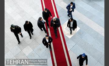 رونمایی از نقش برجسته سرباز هخامنشی با حضور شهردار تهران 1