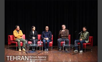 نشست نقد و بررسی فیلم لاک قرمز در فرهنگسرای ارسباران‎ 1