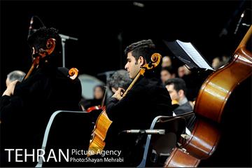 شب موسیقی انقلاب در منطقه گردشگری عباس آباد 11