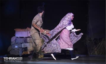 فیلم نمایش ۴۱۰ در برج میلاد 16