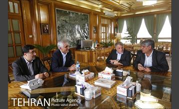 اولین جلسه محمد علی افشانی در دفتر شهردار تهران 9