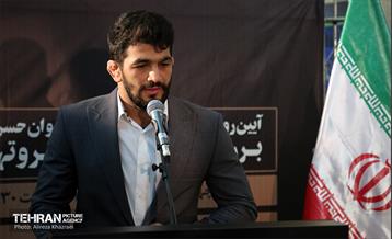 مراسم رونمایی از اولین « قطعه یادمان » دیوار افتخار متروی تهران 12