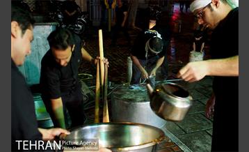 موکب هیئت الرضا(ع) در میدان حسن آباد 4