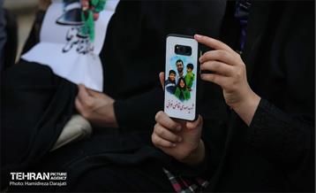 کاشت نهال به یاد شهدا در برج میلاد 15