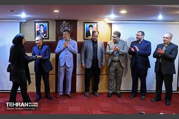 آیین تقدیر از فرزندان نودانشجوی همکاران شرکت خودرو سرویس شهر 30