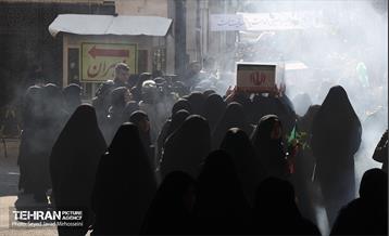 تشییع پیکرهای ۱۰۰ شهید گمنام از مقابل دانشگاه تهران 8