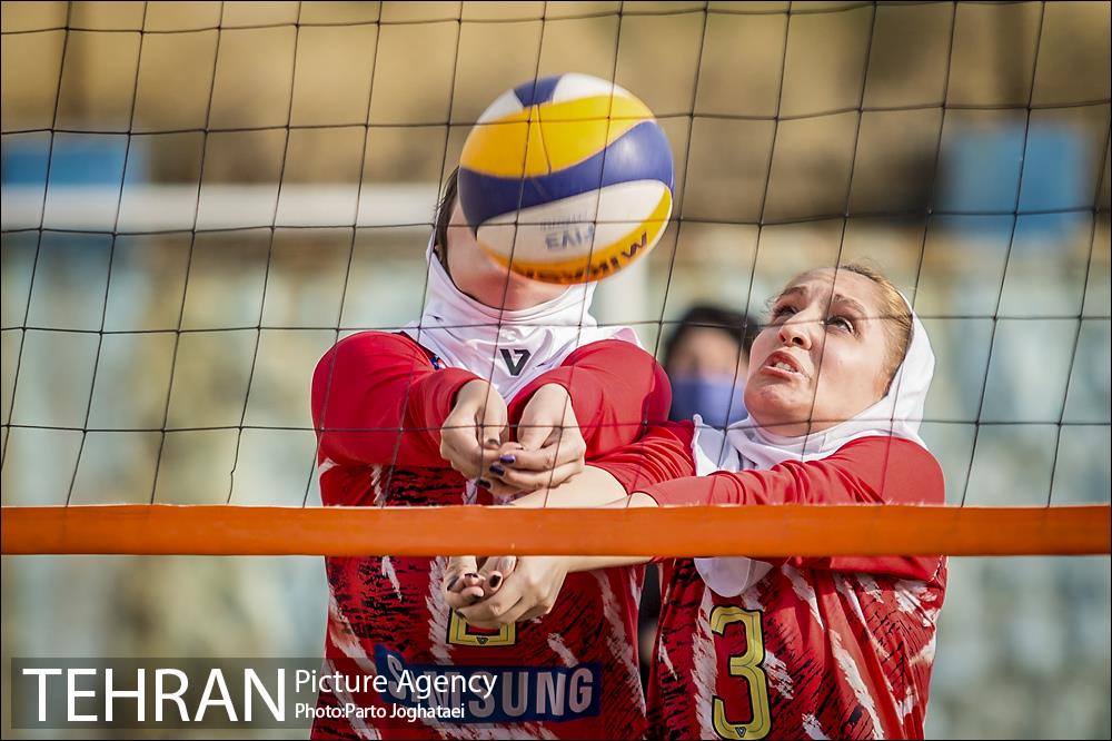 مسابقات والیبال ماسه‌ای زنان تهران 24