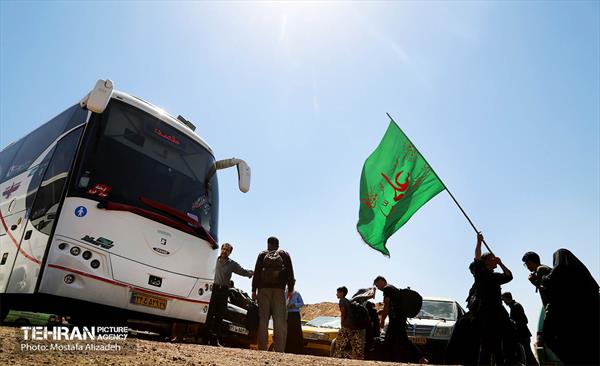 بازگشت زائران حسینی به کشور از گذرگاه مرزی خسروی 13