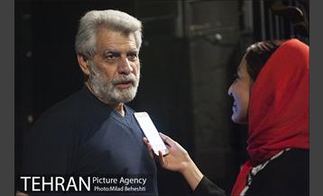 رونمایی از کتاب نمایشنامه زنانی که به بزها خیره شده اند 24