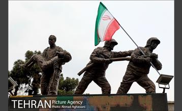 ادای احترام تهرانی ها به شهدای آتش نشان پلاسکو 14