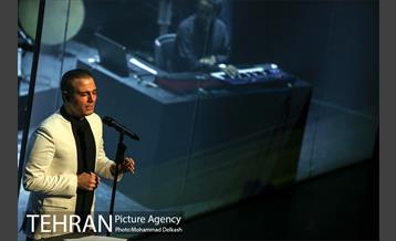 کنسرت آنلاین علیرضا قربانی در تالار وحدت 11