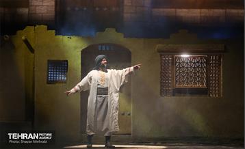 نمایش بزرگ میدانی «تنهاتر از مسیح» 3