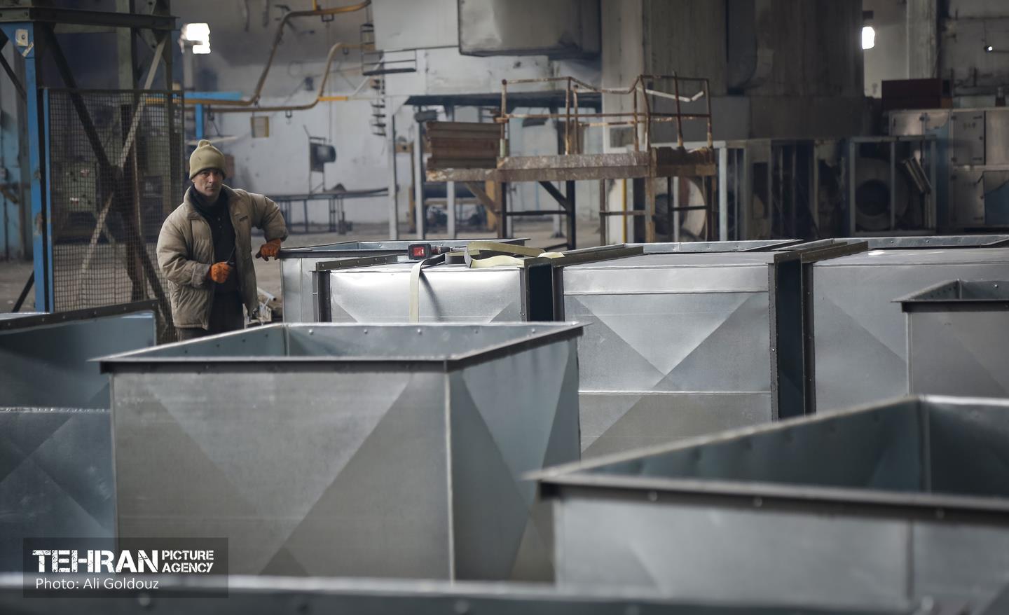 بازدید شهردار منطقه 21 از کارخانه ارج 9