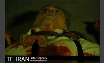 نمایش آینه های روبرو‎ 24