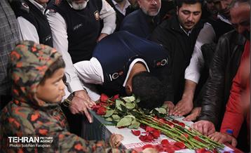 وداع با پیکر شهید «قریب رضا دارابی» 9