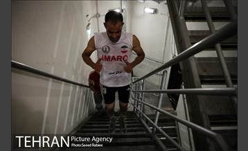 ثبت رکورد پله نوردی در برج میلاد 17