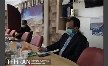 بازدید نماینده مجلس شوراى اسلامى از شرکت کنترل کیفیت هواى تهران 13