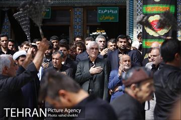 حضور شهردار در بین عزاداران امام حسین(ع)در حرم حضرت عبدالعظیم حسنی 16
