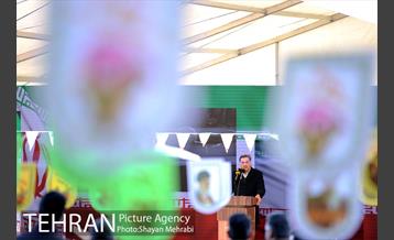 در آغاز چهلمین فجر انقلاب، آیین اهتزاز بزرگترین پرچم مقدس کشورمان با حضور شهردار تهران 23