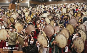 آیین اختتامیه هشتمین جشنواره بین المللی تکنوازان ساز دف 17