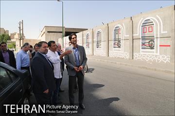 بازدید اعضا شورای شهر از دیوارنگاری جدار مترو خزانه 4