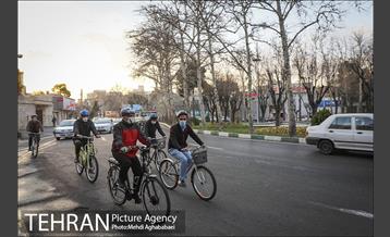 پویش سه شنبه های بدون خودرو در منطقه 8