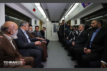 آیین بهره‌برداری از ۱۱ کیلومتر خط مترو 8
