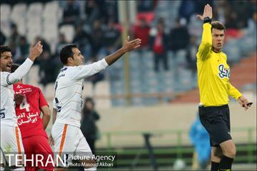 دیدار تیم های فوتبال پرسپولیس و سایپا