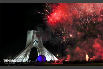 نورافشانی میدان آزادی در حمایت از تیم ملی 5