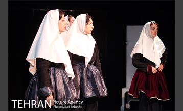 نمایش خواب طولانی انارآباد‎ 2