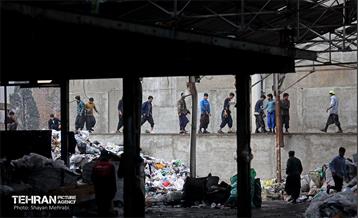 تخلیه و پلمب مرکز غیرمجاز پسماند در منطقه 17 12