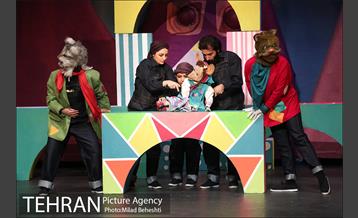 افتتاح و اجرای نمایش موش تا موش‎ 10