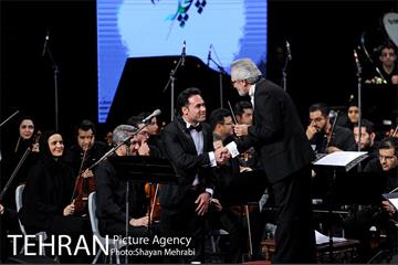 شب موسیقی انقلاب در منطقه گردشگری عباس آباد 21
