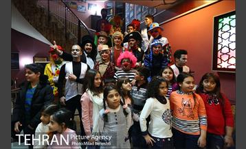 نمایش سیرک سیار‎ 27