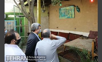 بازدید شهردار تهران از قهوه‌خانه حسین رمضان یخی در محله دروازه غار 3