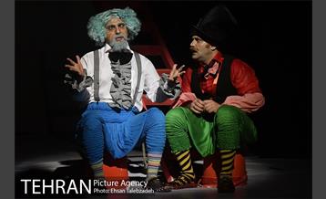 نمایش «مخ پریشون های شلم‎» 22