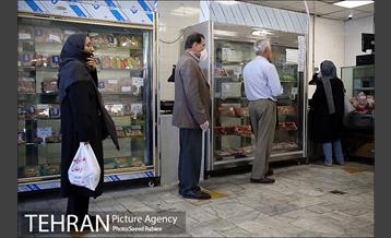 اجرای طرح فاصله گذاری اجتماعی در میدان میوه و تره بار صادقیه 3