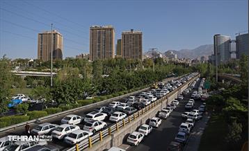 اقامه نماز بر پیکر آقای شهید ایران - 3 39