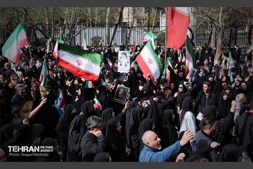 تشییع پیکر مطهر شهدای ناوشکن دنا 13