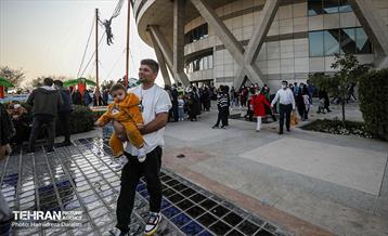 استقبال مسافران نوروزی از برج میلاد تهران  18