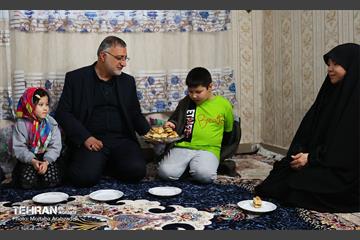 قرار خدمت؛ دیدار شهردار تهران با خانواده شهید مرتضی غفوری 4