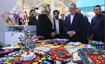 بازدید شهردار تهران از نمایشگاه شهرهای خواهرخوانده و توانمندی های مدیریت شهری تهران