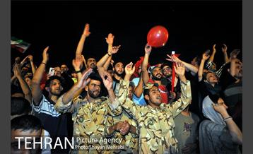 شادی خیابانی مردم بعد از پیروزی تیم ملی ایران 11