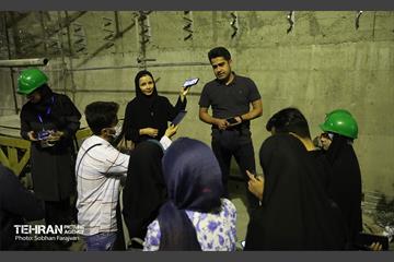 تور بازدید شرکت کنندگان دوره آرمانشهر از ایستگاه مترو میدان کتاب 18