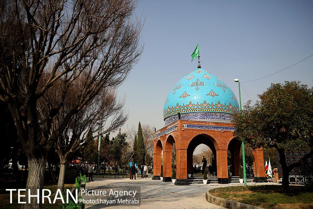 رونمایی از مقبره شهدای گمنام بوستان 22 بهمن 1