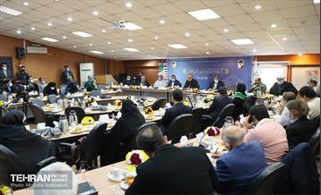 نشست هم اندیشی شهردار تهران با نخبگان منطقه 10