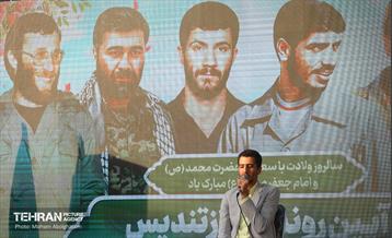 رونمایی از مجسمه های 6 شهید در منطقه 15 26