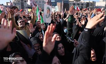 اجتماع مردم تهران در پی شهادت رهبر انقلاب - 1 47