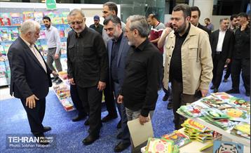 بازدید شهردار تهران از رویداد "اردی‌بهشت کتاب" 4
